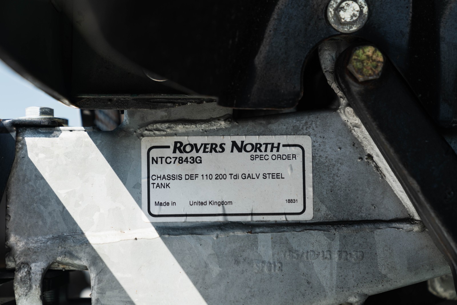 Land-Rover-Defender-1984-32