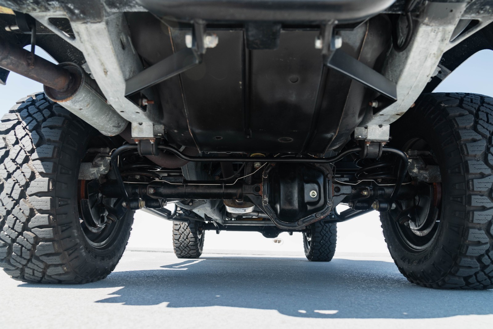 Land-Rover-Defender-1984-36