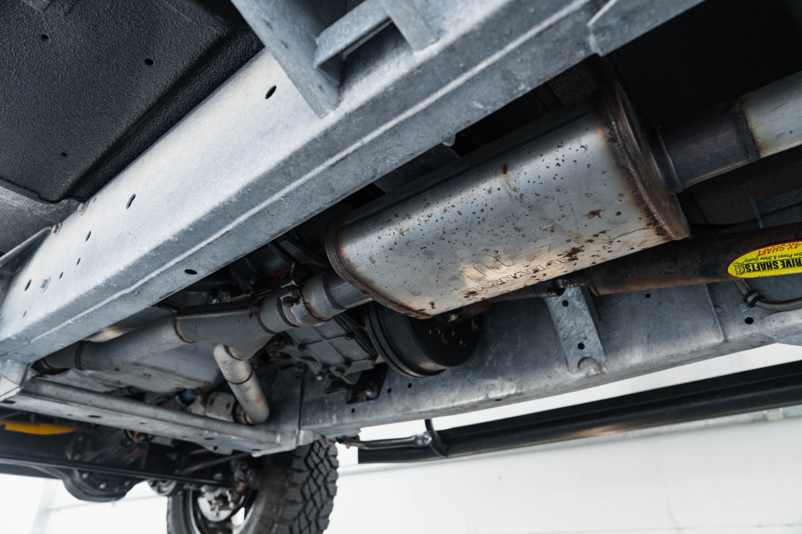 Land-Rover-Defender-1984-38