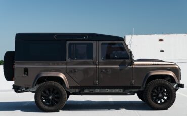 Land-Rover-Defender-1984-7