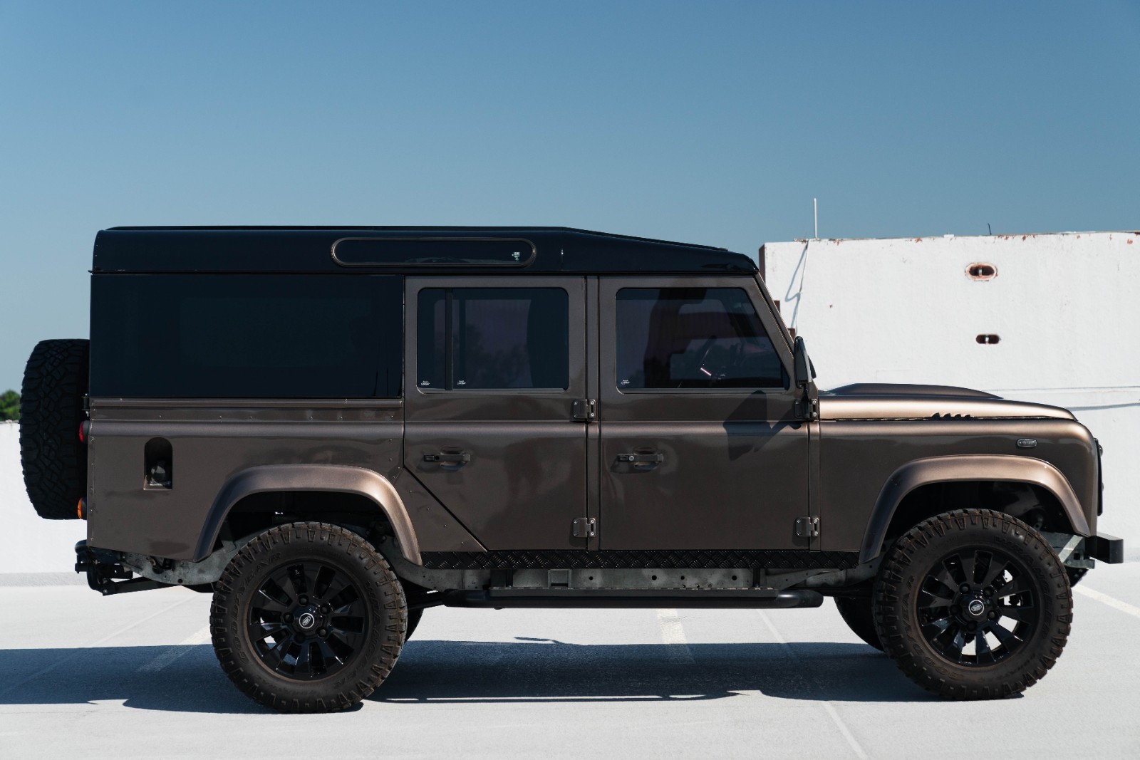 Land-Rover-Defender-1984-7