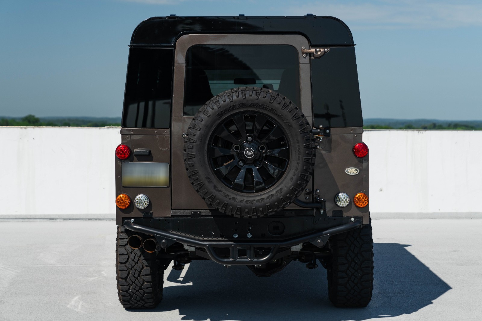 Land-Rover-Defender-1984-8