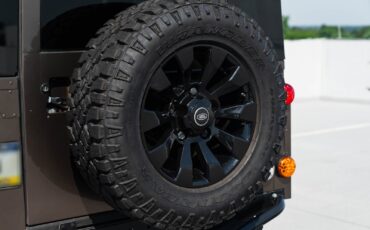 Land-Rover-Defender-1984-9