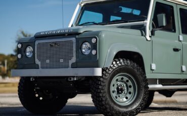 Land-Rover-Defender-1984-Sport-Utility-10