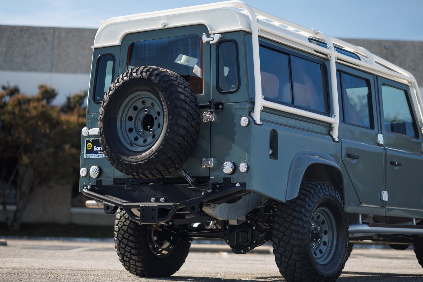 Land-Rover-Defender-1984-Sport-Utility-12