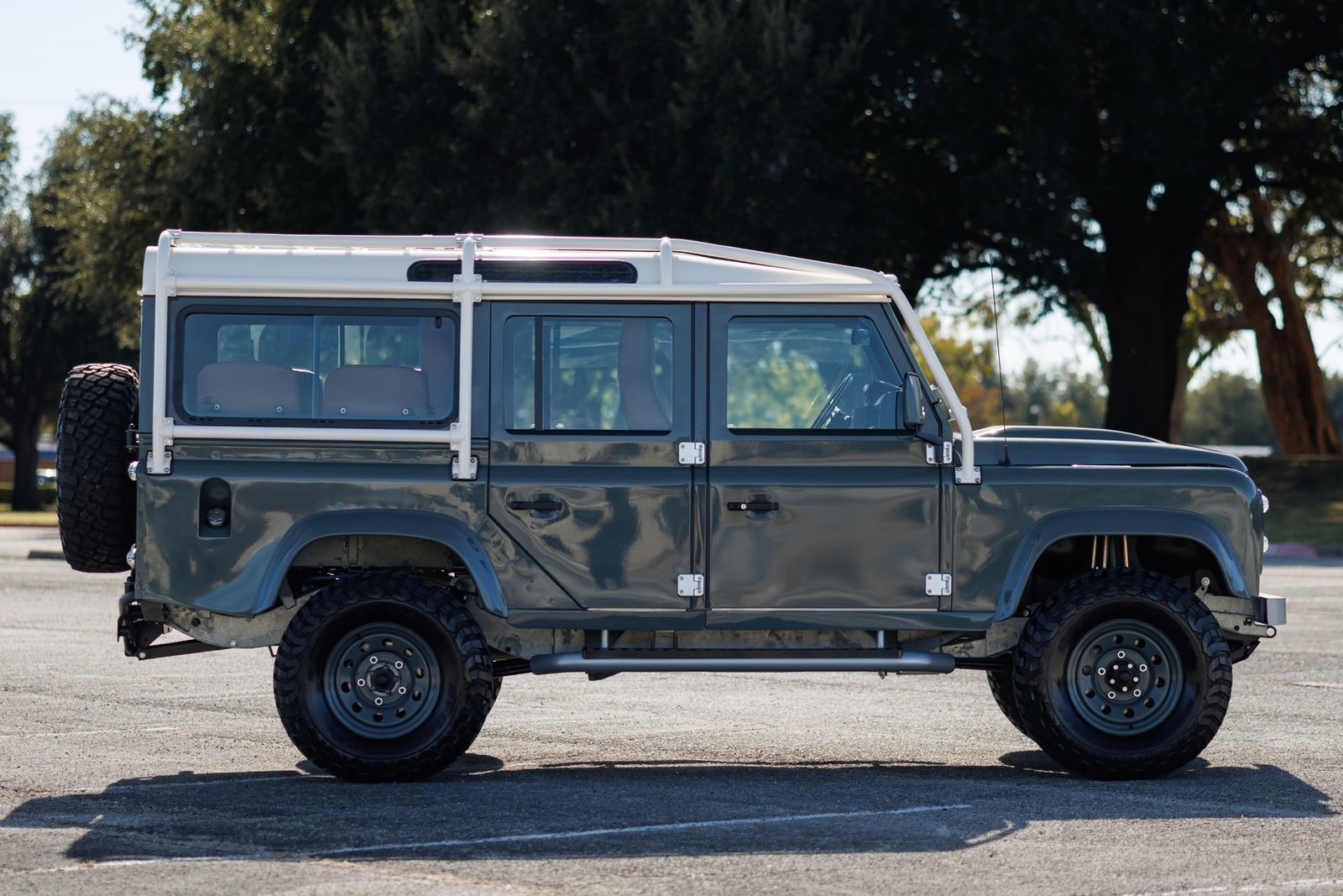Land-Rover-Defender-1984-Sport-Utility-18