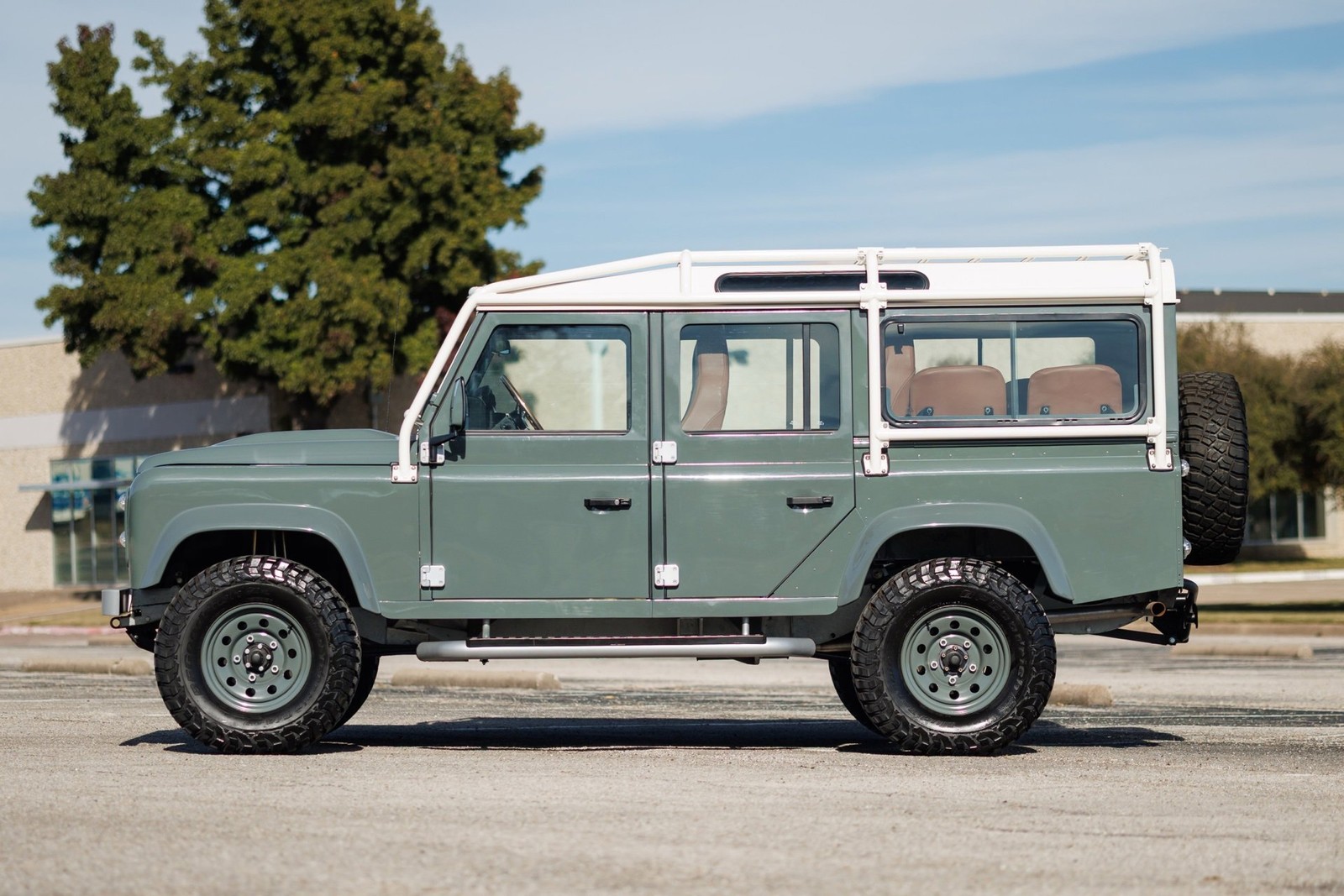 Land-Rover-Defender-1984-Sport-Utility-19