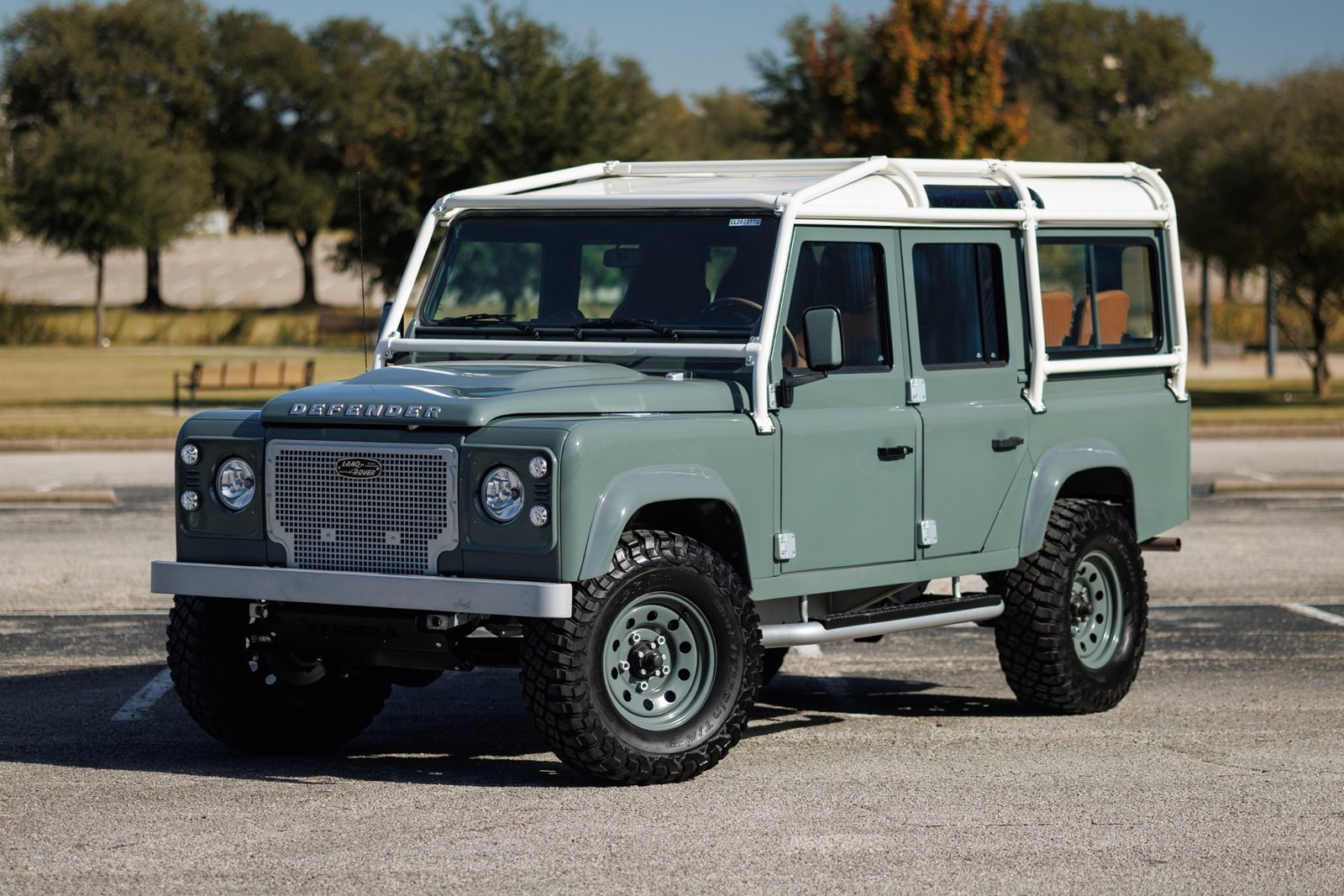 Land-Rover-Defender-1984-Sport-Utility-2