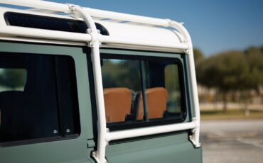 Land-Rover-Defender-1984-Sport-Utility-21