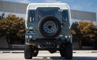 Land-Rover-Defender-1984-Sport-Utility-24