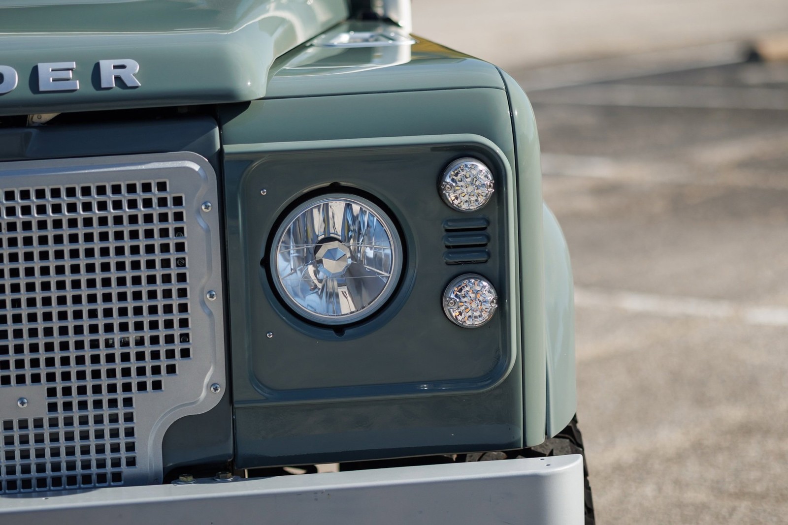 Land-Rover-Defender-1984-Sport-Utility-32