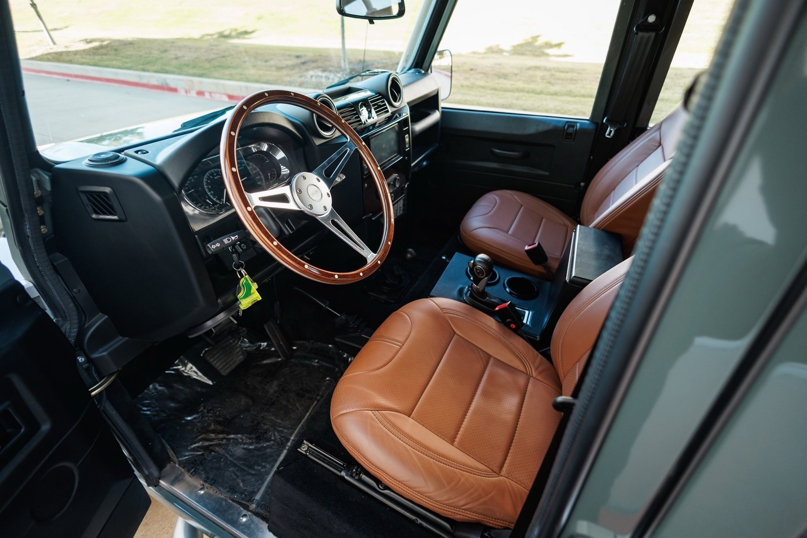 Land-Rover-Defender-1984-Sport-Utility-36