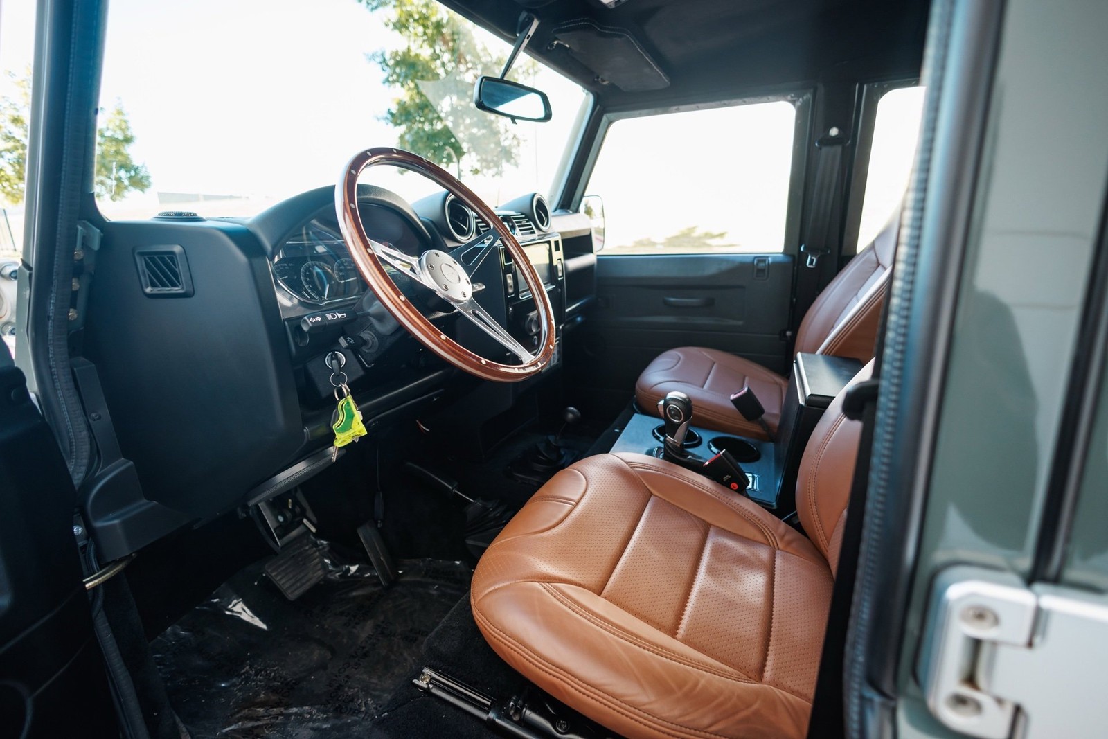 Land-Rover-Defender-1984-Sport-Utility-37