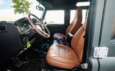 Land-Rover-Defender-1984-Sport-Utility-38
