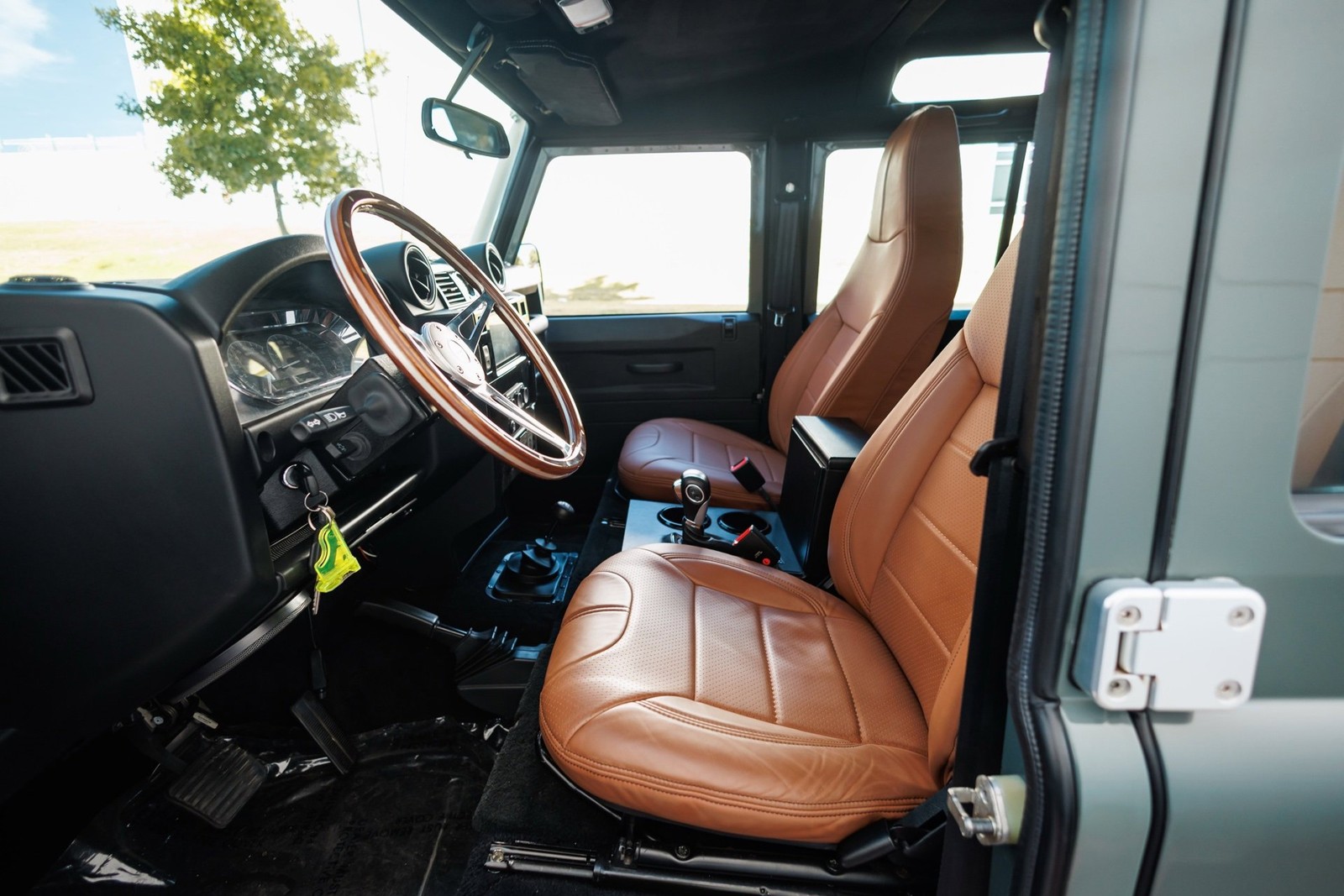 Land-Rover-Defender-1984-Sport-Utility-38