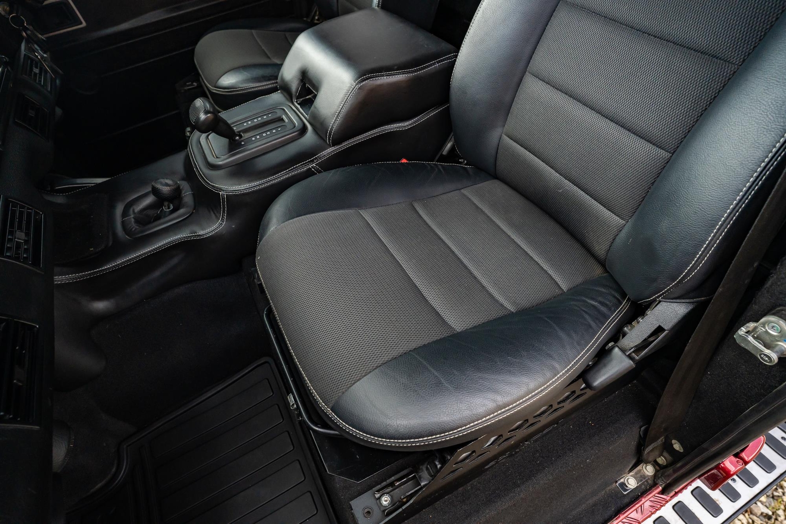 Land-Rover-Defender-1985-Finance-Trade-Welcomed-14