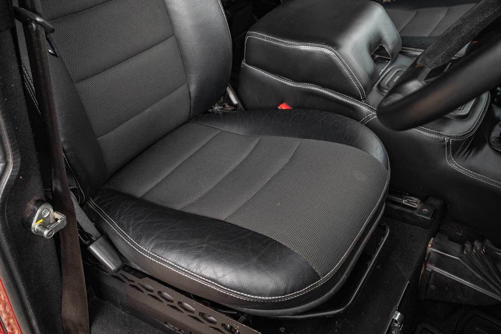 Land-Rover-Defender-1985-Finance-Trade-Welcomed-23