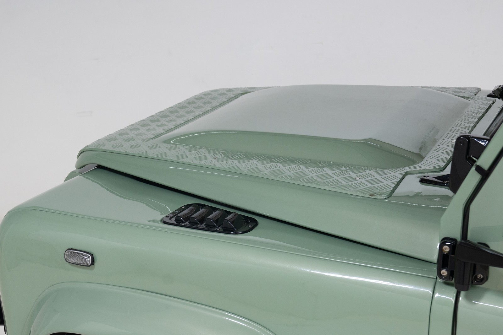 Land-Rover-Defender-1988-15