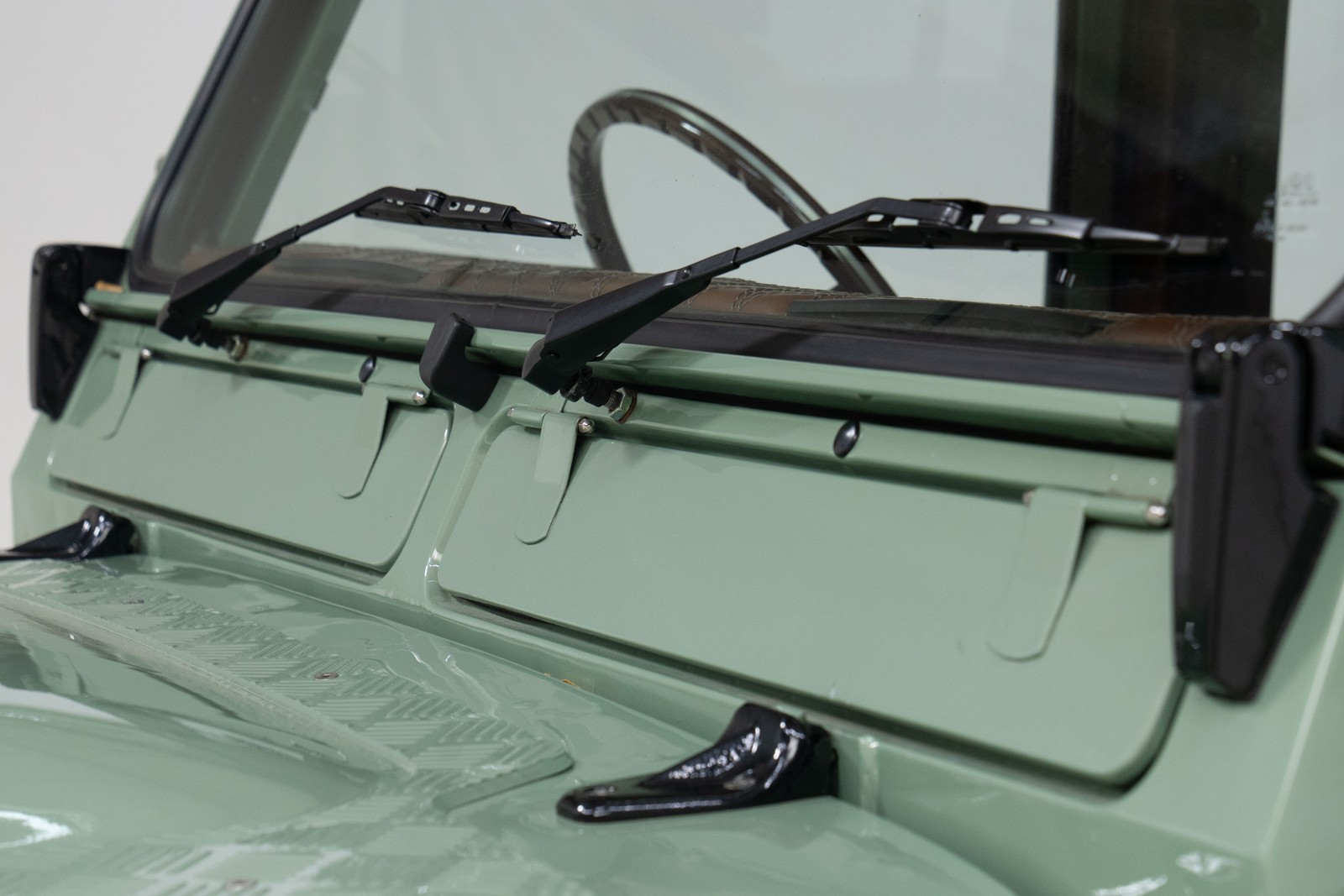 Land-Rover-Defender-1988-16