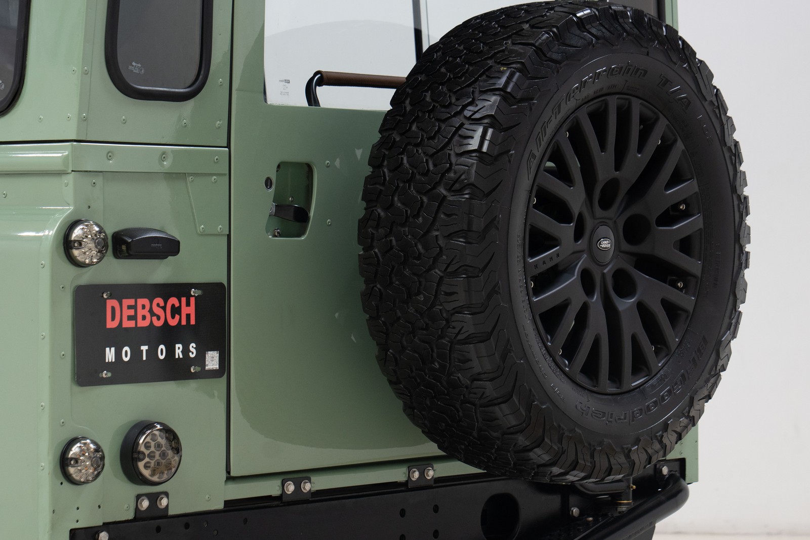 Land-Rover-Defender-1988-19