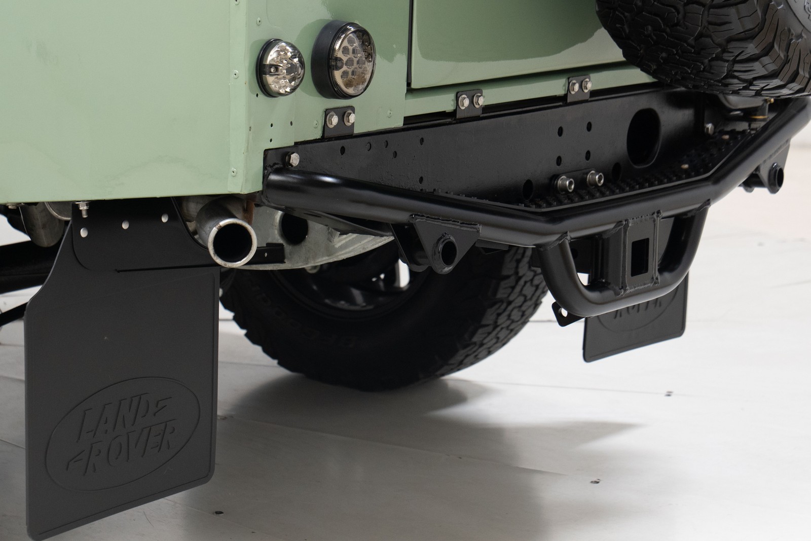 Land-Rover-Defender-1988-21