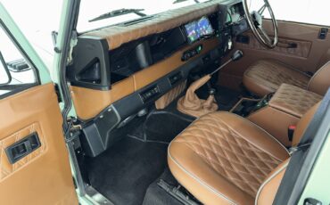 Land-Rover-Defender-1988-29