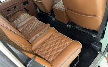 Land-Rover-Defender-1988-36