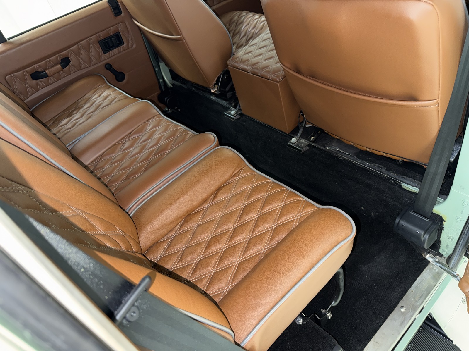 Land-Rover-Defender-1988-36