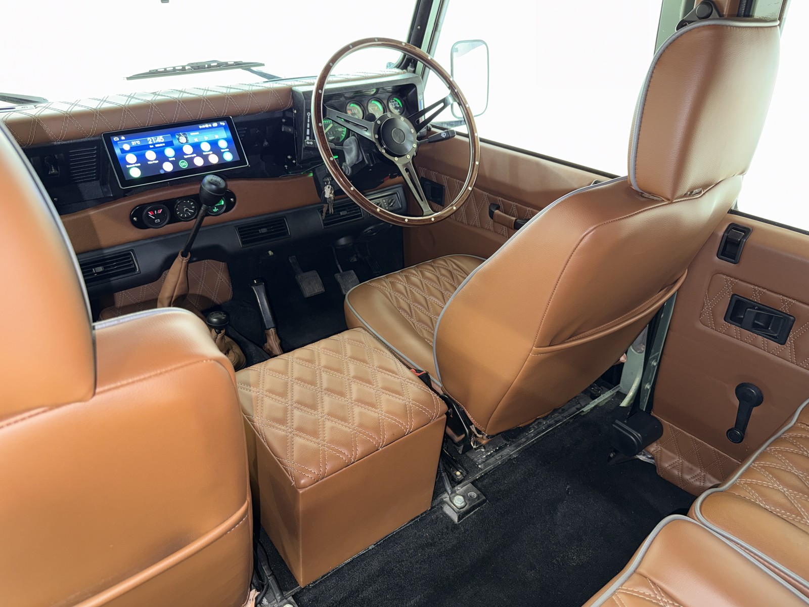 Land-Rover-Defender-1988-37