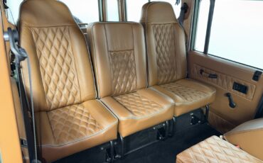 Land-Rover-Defender-1988-38