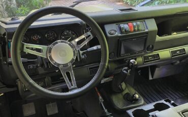 Land-Rover-Defender-1988-SUV-2