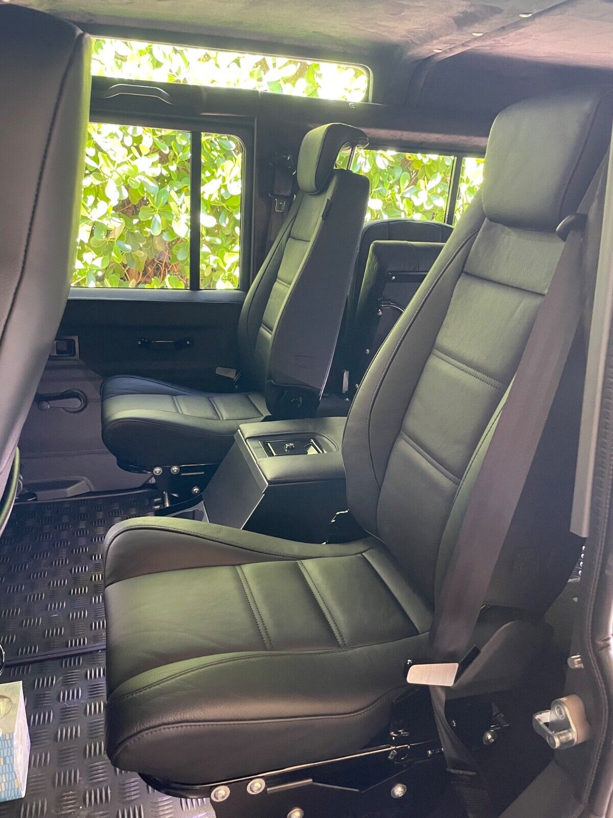 Land-Rover-Defender-1988-SUV-3