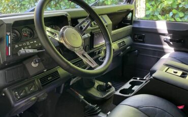 Land-Rover-Defender-1988-SUV-4