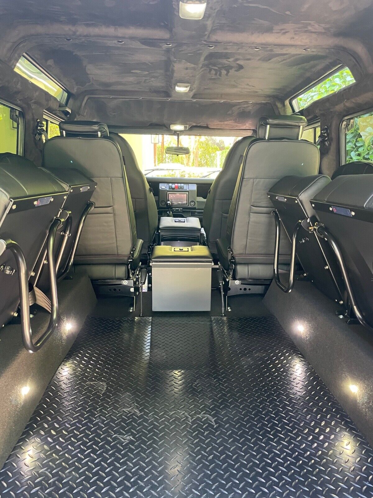 Land-Rover-Defender-1988-SUV-5