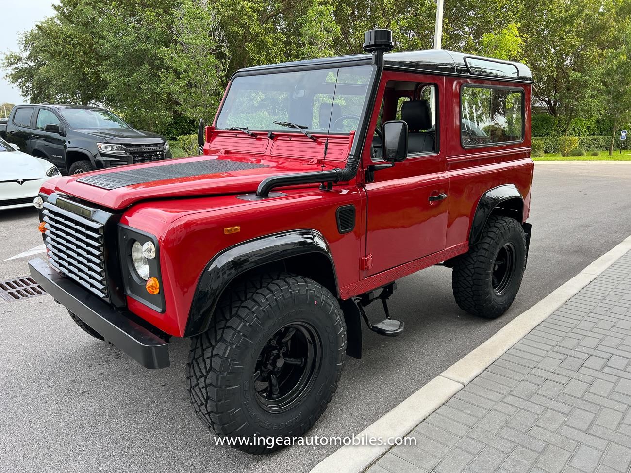 Land Rover Defender 1990 SUV