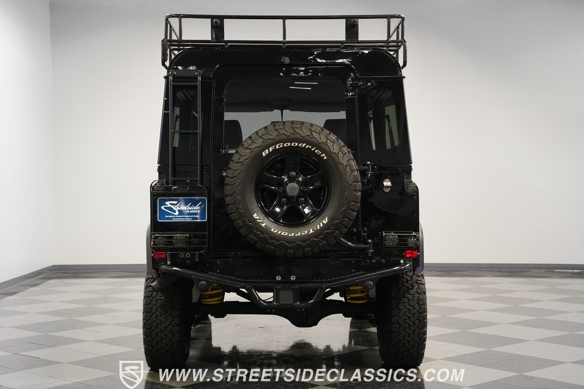 Land-Rover-Defender-1991-SUV-10