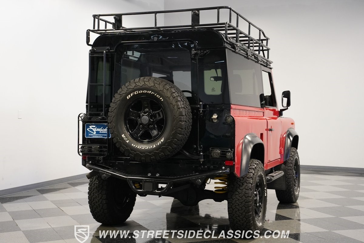 Land-Rover-Defender-1991-SUV-11