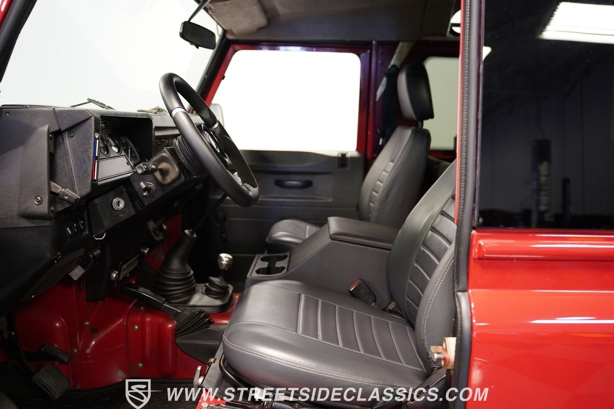 Land-Rover-Defender-1991-SUV-38