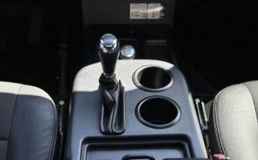 Land-Rover-Defender-1992-6