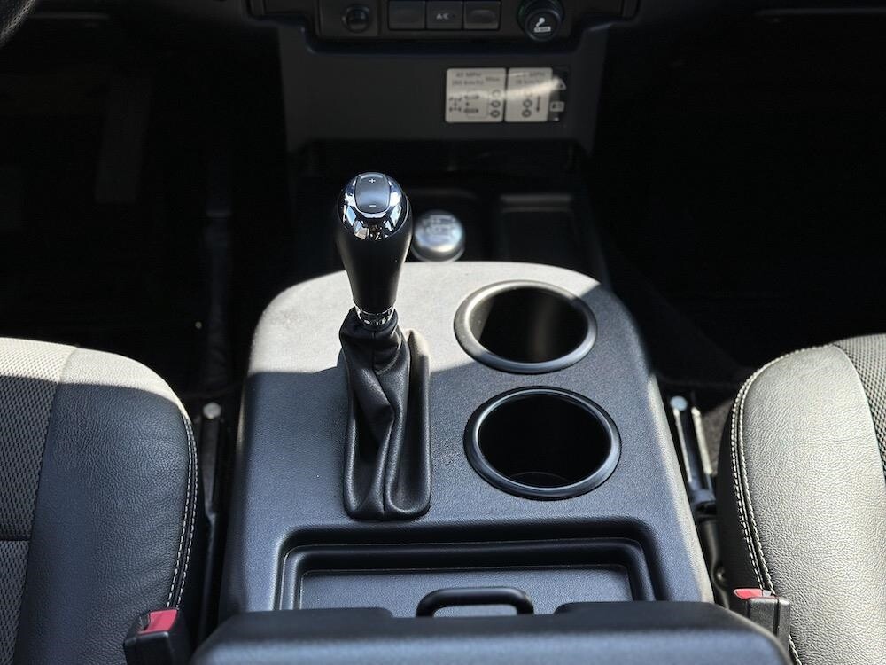 Land-Rover-Defender-1992-6