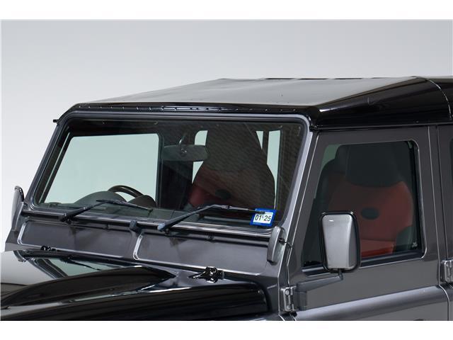 Land-Rover-Defender-1993-10