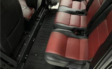 Land-Rover-Defender-1993-18