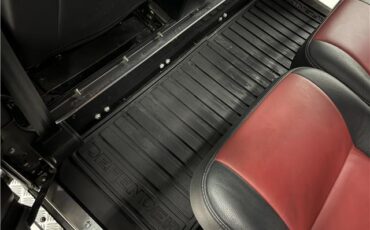 Land-Rover-Defender-1993-19