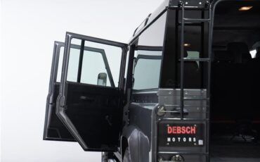 Land-Rover-Defender-1993-20