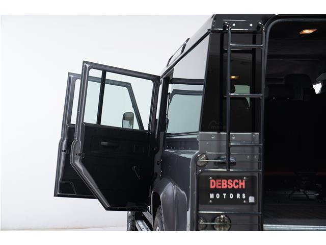 Land-Rover-Defender-1993-20