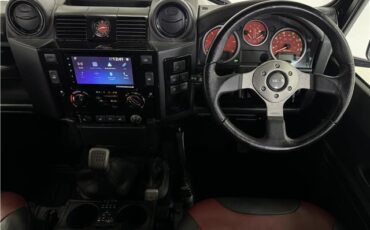 Land-Rover-Defender-1993-22