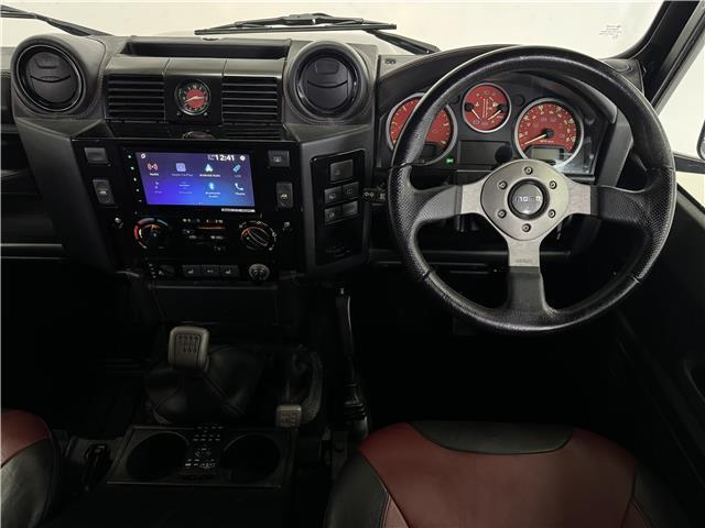 Land-Rover-Defender-1993-22