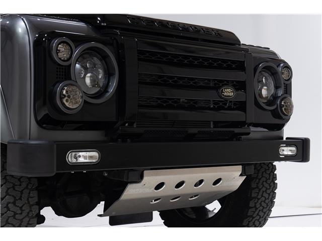 Land-Rover-Defender-1993-27