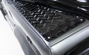 Land-Rover-Defender-1993-28