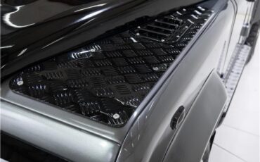 Land-Rover-Defender-1993-29